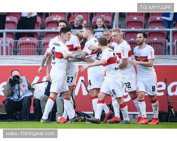 德国警方破获一起涉及德甲比赛的境外赌博操纵案，逮捕数人。