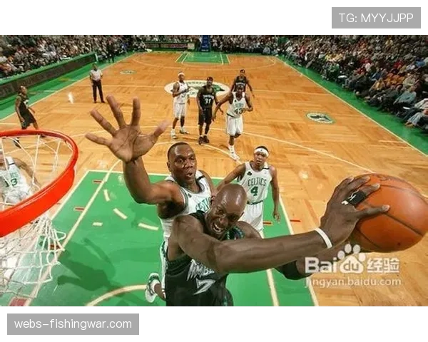 场边花絮:狼队主帅加里·奥尼尔因对一次边线球判罚不满,与第四官员激烈交流 场边花絮:狼队主帅加里·奥尼尔因对一次边线球判罚不满,与第四官员激烈交流